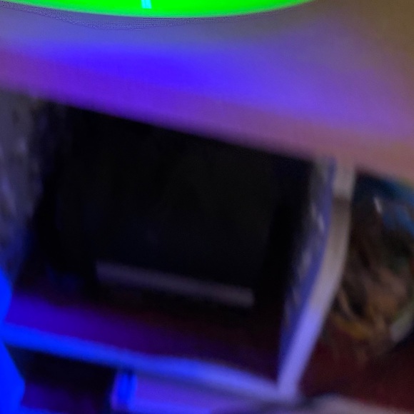 Green Uranium Glass Serving Stand w/ Handle - Picture 3 of 4